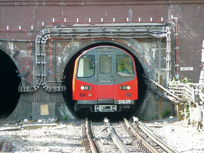 Why_London_Underground_is_nicknamed_The_Tube