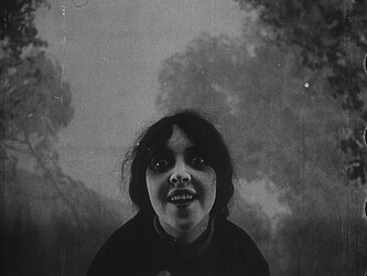 cap_Les.Vampires.1915-1916.DiSK.II.720p.BluRay.x264-GABE_01_25_40_491