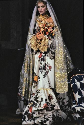 071-vivienne-westwood-spring-1994-ready-to-wear-CN10055530-simonetta-gianfelice