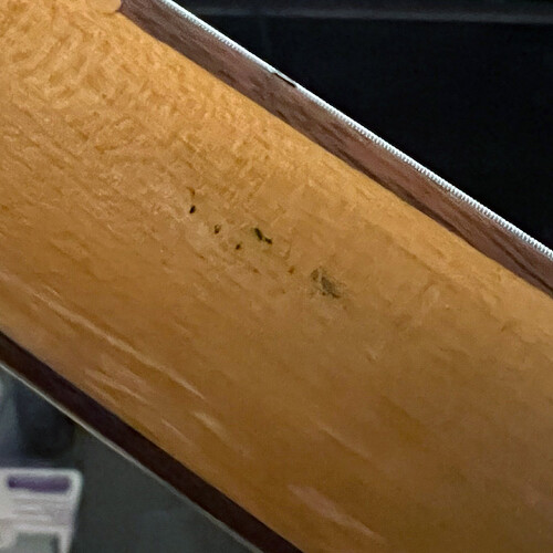 orange_neck_residue