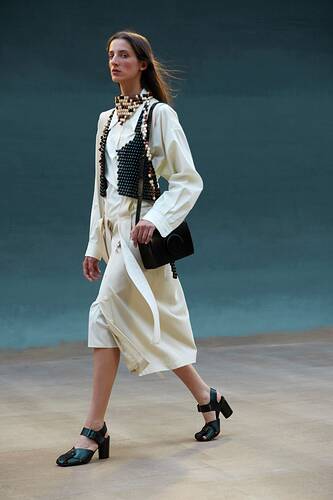 00005-Lemaire-Mens-Spring-2022-Paris-credit-Lena-Emery