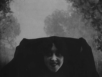 cap_Les.Vampires.1915-1916.DiSK.II.720p.BluRay.x264-GABE_01_25_36_478