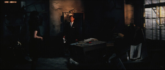 Japan.Organised.Crime.Boss.1969.1080p.WEB-DL.DDP2.0.H.264-SbR.mkv_snapshot_01.27.12_2021.06.25_09.43.40