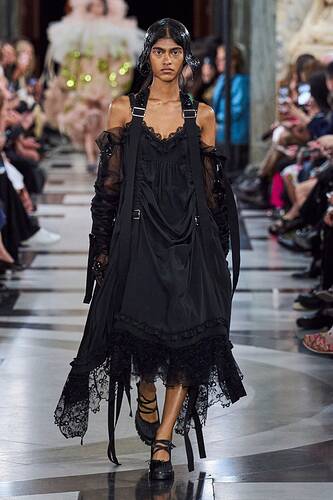 00011-simone-rocha-spring-2023-ready-to-wear-credit-gorunway