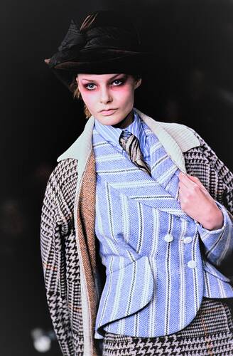 029-vivienne-westwood-fall-1996-ready-to-wear-detail-CN10055755-carolyn-park-chapman