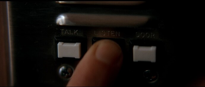 Lost.Highway.1997.1080p.Kino.BluRay.AVC.DTS-HD.MA.5.1.Remux.mkv_snapshot_00.04.28_2021.12.28_00.38.59