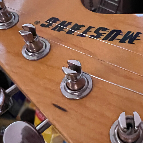 orange_headstock_mark