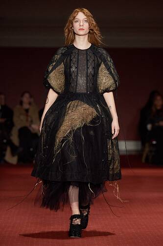 00025-simone-rocha-fall-2023-ready-to-wear-credit-gorunway