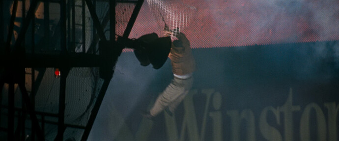 The.Last.Boy.Scout.1991.1080p.BluRay.x264.DTS-FGT.mkv_snapshot_01.34.54_2021.07.12_01.04.53