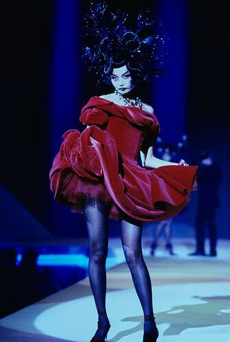 051-mugler-fall-1997-couture-CN00119390-irina-pantaeva