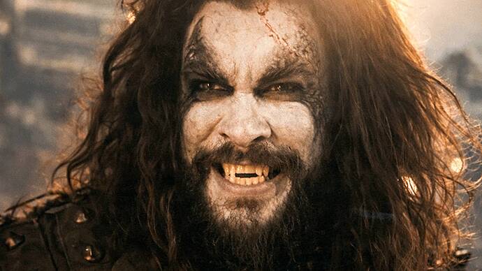jason-momoa-as-lobo-in-supergirl-trailer