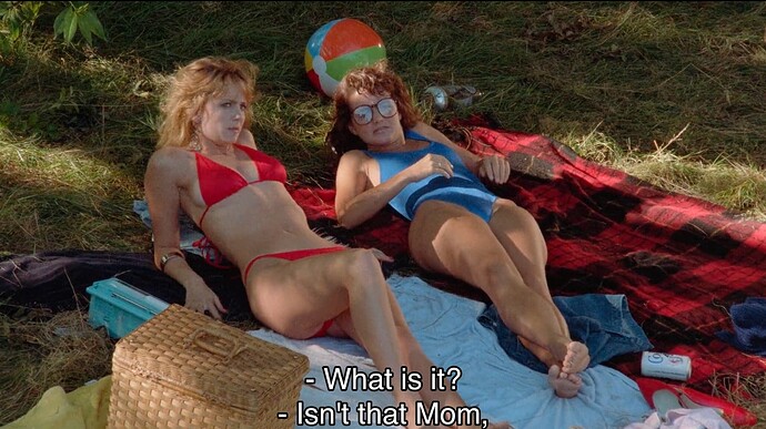 - What is it? - Isn't that Mom,