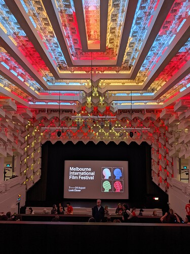 PXL_20250823_234917003